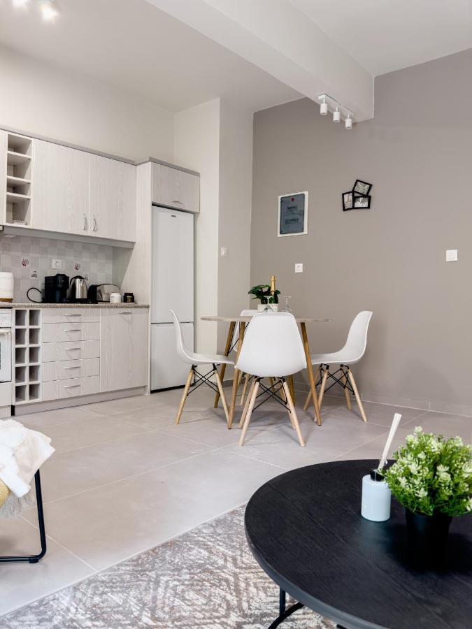 Metro Chic Haven: Modernized Urban Studio Near The Tram 아테네 외부 사진