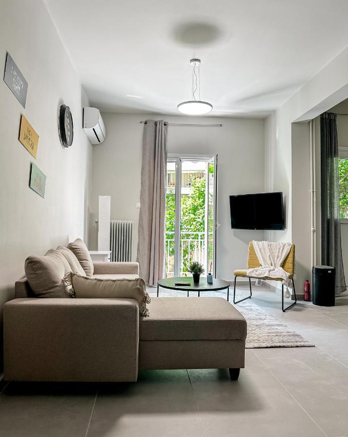 Metro Chic Haven: Modernized Urban Studio Near The Tram 아테네 외부 사진
