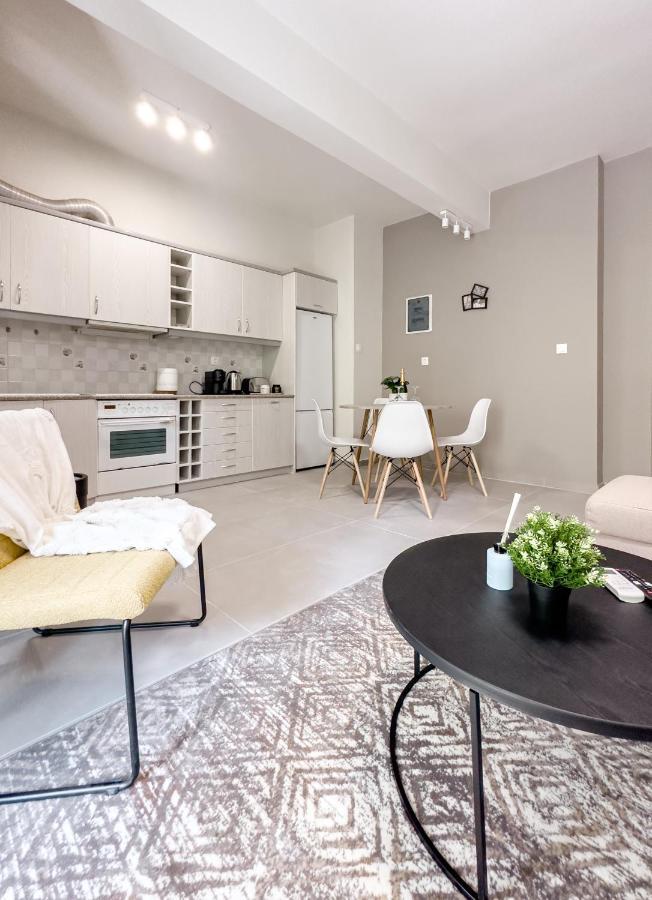 Metro Chic Haven: Modernized Urban Studio Near The Tram 아테네 외부 사진