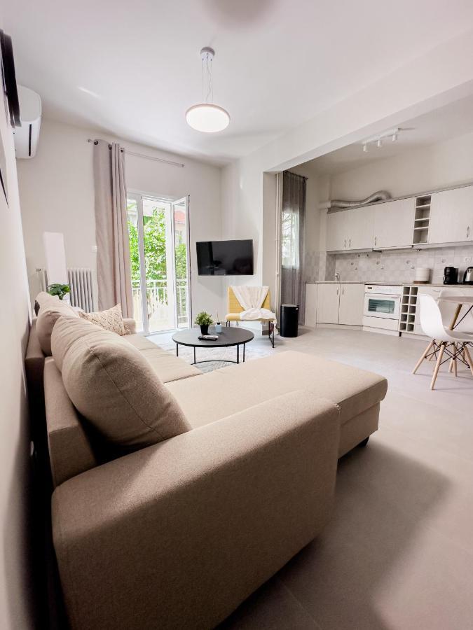 Metro Chic Haven: Modernized Urban Studio Near The Tram 아테네 외부 사진