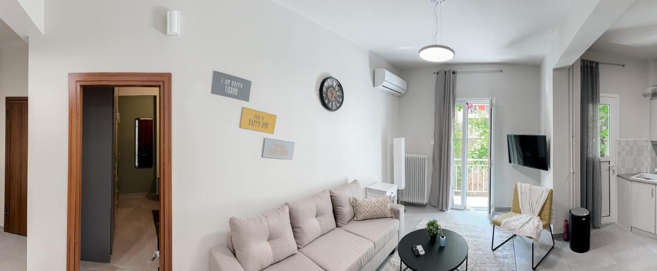 Metro Chic Haven: Modernized Urban Studio Near The Tram 아테네 외부 사진