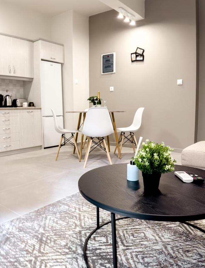Metro Chic Haven: Modernized Urban Studio Near The Tram 아테네 외부 사진