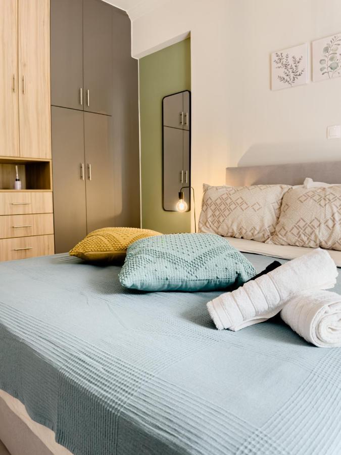 Metro Chic Haven: Modernized Urban Studio Near The Tram 아테네 외부 사진