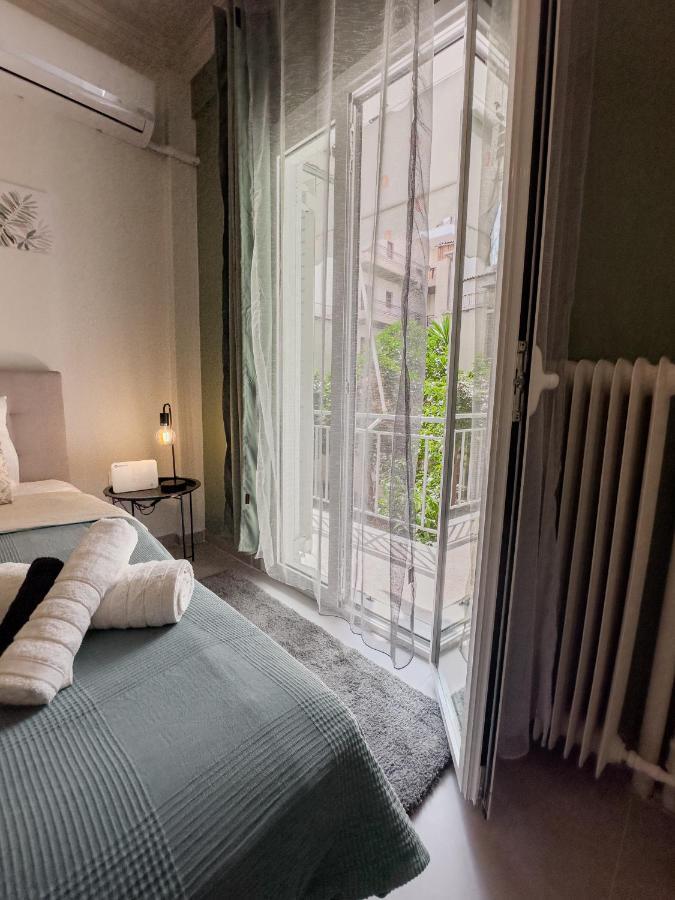 Metro Chic Haven: Modernized Urban Studio Near The Tram 아테네 외부 사진