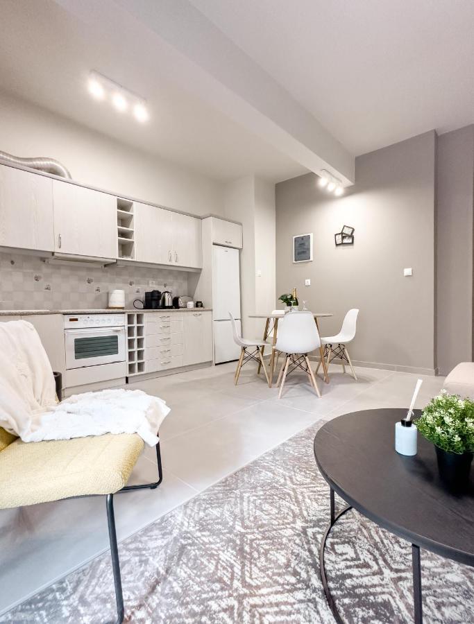 Metro Chic Haven: Modernized Urban Studio Near The Tram 아테네 외부 사진