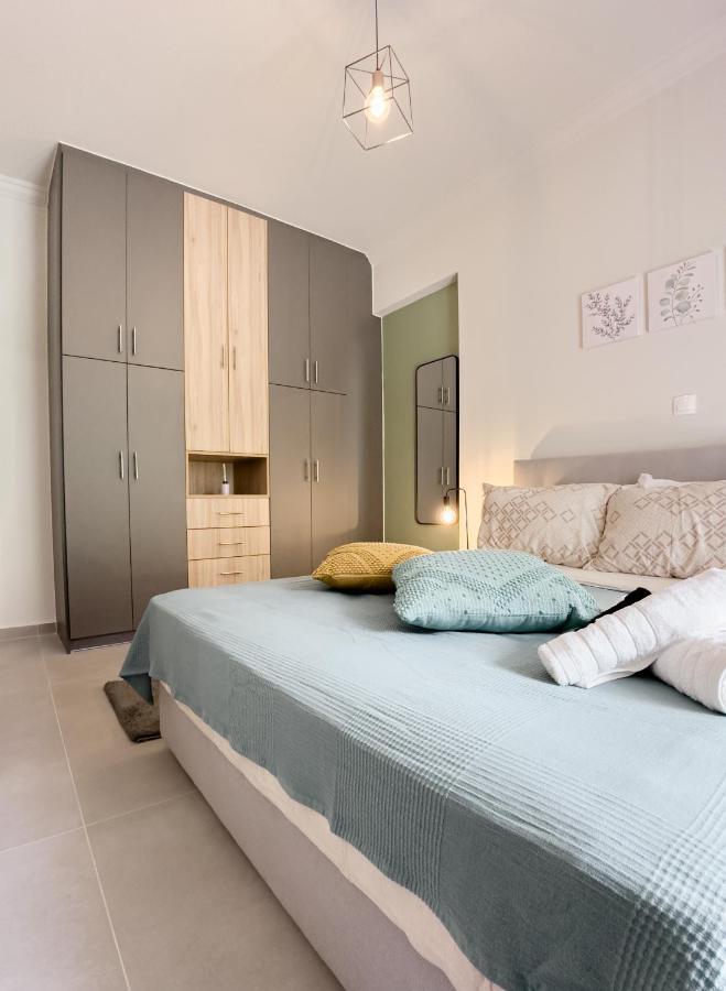Metro Chic Haven: Modernized Urban Studio Near The Tram 아테네 외부 사진