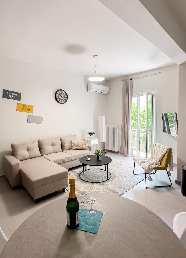 Metro Chic Haven: Modernized Urban Studio Near The Tram 아테네 외부 사진